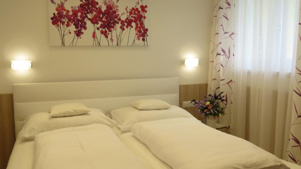 Apartement Maria Trost Грац Екстериор снимка